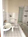 Bad mit Wanne - 3 Zimmer Etagenwohnung in Halstenbek