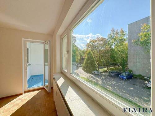 Wohnzimmerausblick - 3 Zimmer Etagenwohnung zur Miete in Unterhaching