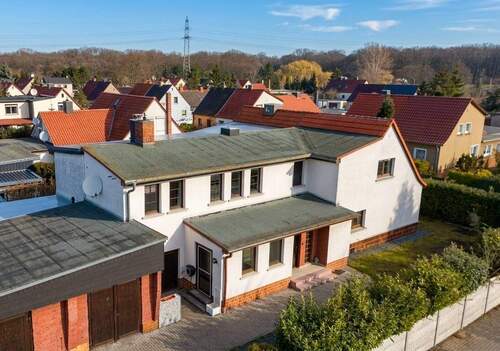 Drohnenaufnahme - 3 Zimmer Doppelhaushälfte zum Kaufen in Bitterfeld-Wolfen