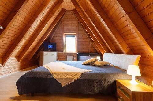 Schlafzimmer mit Doppelbett - 