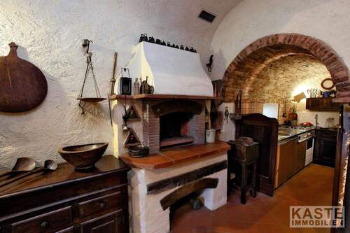 Wohnbereich - Mehrfamilienhaus, Wohnhaus mit 150,00 m&sup2; in Camaiore zum Kaufen