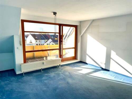 Wohnzimmer - 2 Zimmer Etagenwohnung in Wendelstein