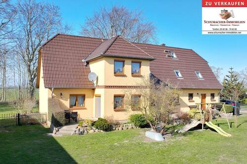 Anwesen in ländlicher Lage - Großes Anwesen mit Scheune und weitläufigem Grundstück!!!