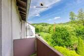 Balkon mit Weitblick Genießen Sie die frische Luft und den Blick ins Grüne. - 