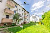 Hausansicht- Gepflegter Zustand, ruhige Nachbarschaft - 