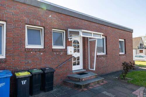 Front - *** verspielte ERDGESCHOSSWOHNUNG mit TERRASSE - VIER ZIMMER KÜCHE BAD GÄSTE WC ***