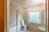 Badezimmer 1. OG - 