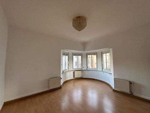 Wohnzimmer - 3 Zimmer Etagenwohnung zur Miete in Pforzheim