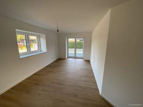 Büro - 5 Zimmer Etagenwohnung in Bad Zwischenahn