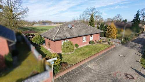 Luftaufnahme - +++RESERVIERT+++IMMOBILIEN GUMNIOR präsentiert: gepflegter, gemütlicher Bungalow in ruhiger Lage von St. Arnold