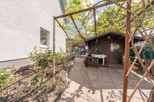 Weg zum Garten - 