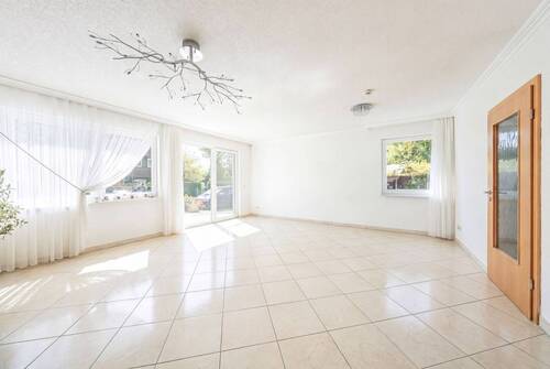 Wohnzimmer - 6 Zimmer Reihenendhaus zum Kaufen in Dortmund