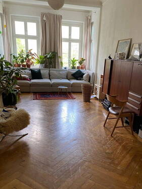 Wohnzimmer (mit Erker) - 