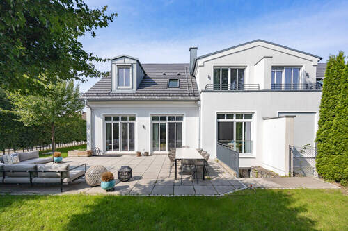 Haus mit Garten - 