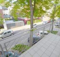 GROSSZÜGIGE 2-ZIMMER-WOHNUNG MIT BALKON UND TG-STELLPLATZ- ZENTRAL IN KARLSRUHE