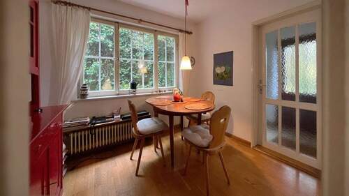 Gemütlicher Essbereich mit Platz für die ganze Familie - 