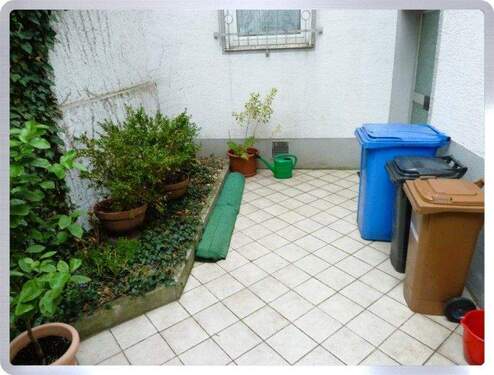 Kleiner Hofbereich - 5 Zimmer Einfamilienhaus in Geisenheim