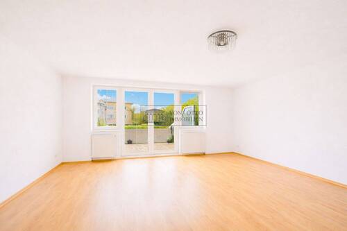 Wohnzimmer - 4 Zimmer Etagenwohnung zum Kaufen in Reinbek