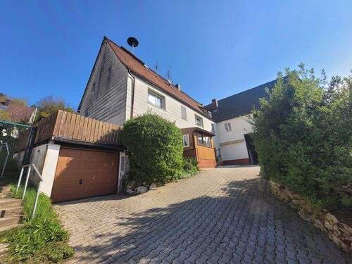 003_Zufahrt - Mehrfamilienhaus, Wohnhaus mit 247,00 m&sup2; in Vorra / Düsselbach zum Kaufen