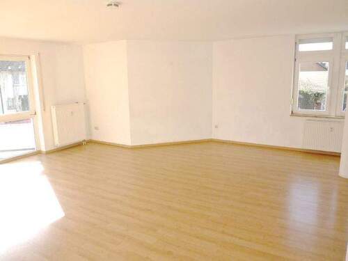 Wohnzimmer - 3 Zimmer Etagenwohnung zur Miete in Nürnberg