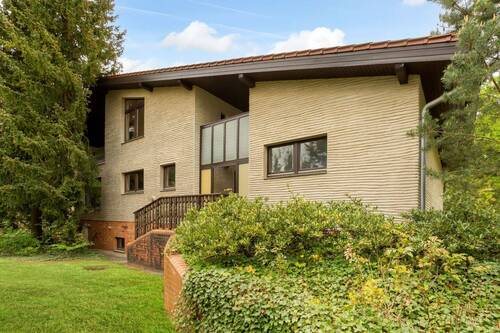 Hausansicht - Besonderes Architektenhaus mit großem Eckgrundstück in Mahlsdorf-Süd