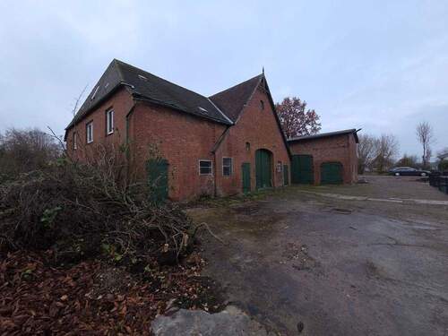 Bild 1 - Grundstück zum Entwickeln mit Altbestand in Grabau