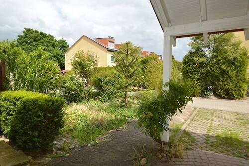 Carport & Stellplatz - 