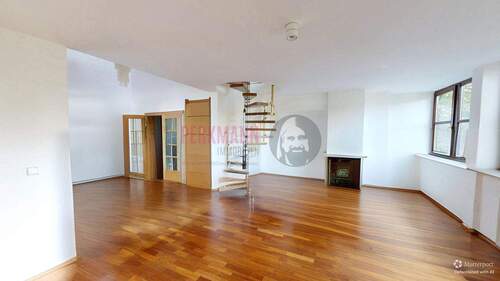 Wohnzimmer mit Kamin (ohne Funktion) - Elegante Galerie-Wohnung im Herzen von Solln - mit extra Hobbyraum - ideal als Homeoffice