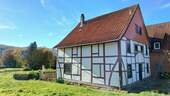 Haus vorn/seite - Liebenswertes Fachwerkhaus - 147.000,00 EUR Kaufpreis, ca.  140,00 m² Wohnfläche