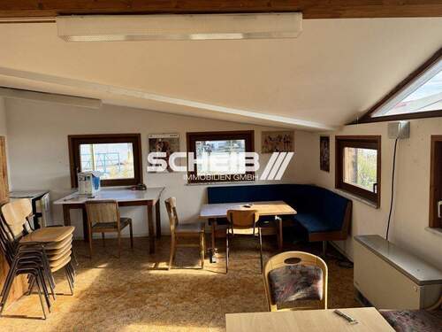 Mitarbeiterräume vorhanden - 