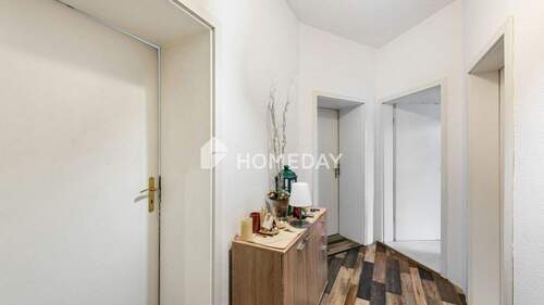 Flur 1 - Etagenwohnung mit 53,30 m&sup2; in Leipzig zum Kaufen