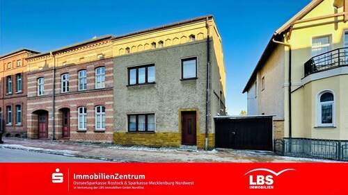 Außenansicht - Viel Raum für Veränderungen! - 149.000,00&nbsp;EUR Kaufpreis, ca.&nbsp; 110,00&nbsp;m&sup2;&nbsp;Wohnfl&auml;che