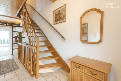 Eingang - 7 Zimmer Einfamilienhaus zum Kaufen in Düsseldorf