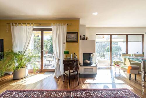 Wohnen mit Essplatz und Kamin - 