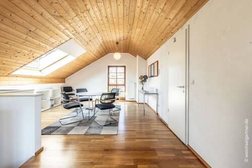 Großzügiges Dachstudio - 