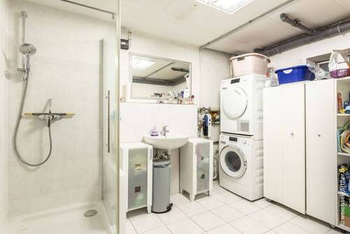 Waschküche mit Dusche - 
