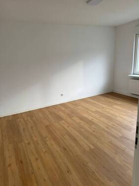 Halle-West Büro-Ost gen Südost - 