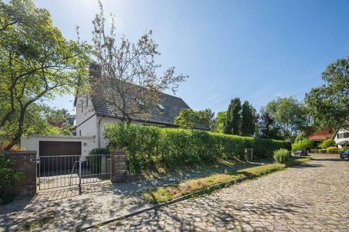 Bild 2 - 8 Zimmer Einfamilienhaus zum Kaufen in Berlin