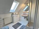 Tageslicht-Duschbad im Dachgeschoss - 