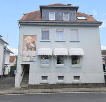 Wohnen und Arbeiten unter einem Dach: Wohn- und Geschäftshaus in zentraler Lage von Neu-Anspach