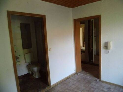 EGr Raum 1, Blick ins Bad 8 - 