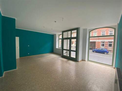 Zimmer 1 mit Zugang über Strasse - Chemnitz-Sonnenberg* geräumige Praxisräume* 4 Zimmer* Küche*Bad* Schaufenster*Erdgeschoss