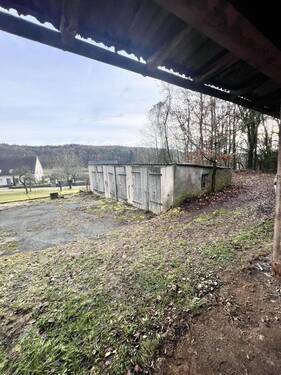 ältere Garagen/ Schuppen - 6 Zimmer Einfamilienhaus in Wiesenttal