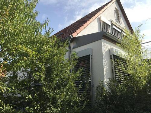 Außenansicht2 - Schicke Architekten-DHH, 3 Kinderzimmer, ruhige grüne Lage, sehr gepflegt, Toplage Nbg-Worzeldorf