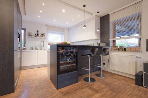 EG Küche1 - 8 Zimmer Doppelhaushälfte zum Kaufen in Nürnberg