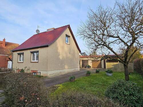 Von Süden zum Haus.jpg - Einfamilienhaus mit 115,00 m&sup2; in Anklam zum Kaufen