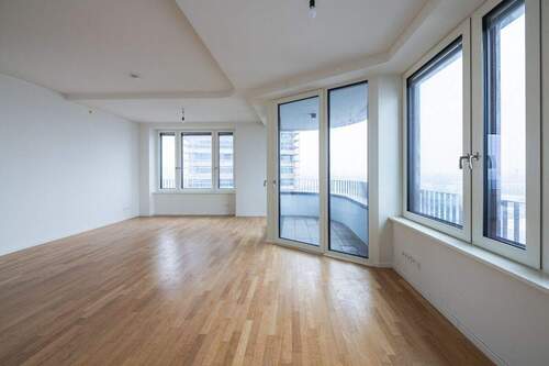 Wohnzimmer - 2 Zimmer Etagenwohnung zum Kaufen in Berlin