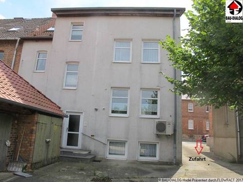 _Rückfront - 5 Zimmer Mehrfamilienhaus, Wohnhaus zum Kaufen in Völpke