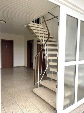 Eingang im Untergeschoss - 