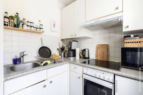 Küche mit Einbauküche - 